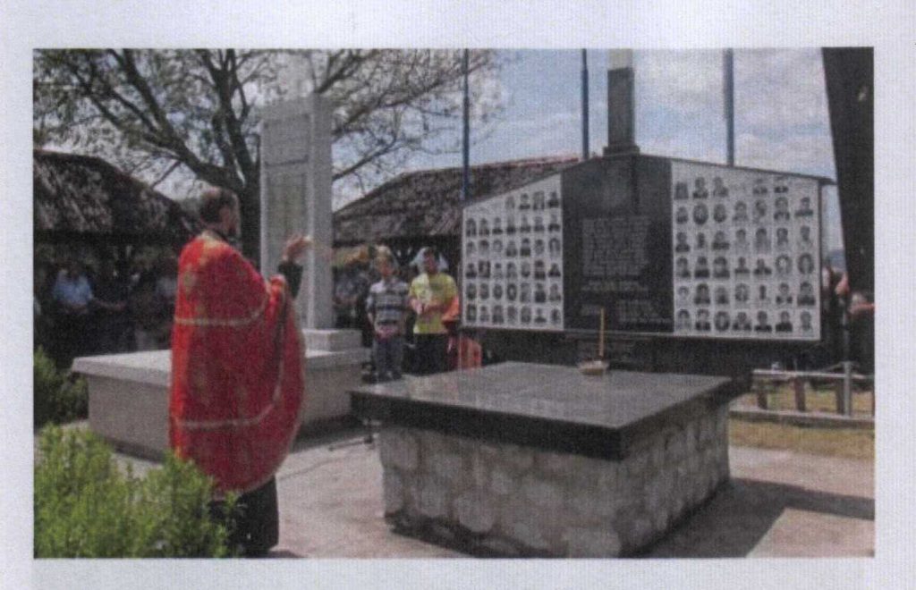 Spomen obelezje srpskim zrtvama u selu Zalazje kod Srebrenice