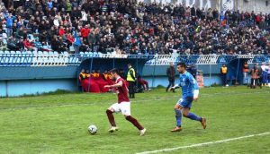 Vezista Drine Nenad Nedeljkovic plavi dres i Sevko Okic u duelu