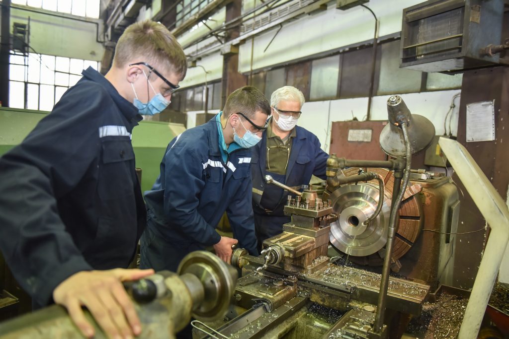 Prakticna nastava na strugu