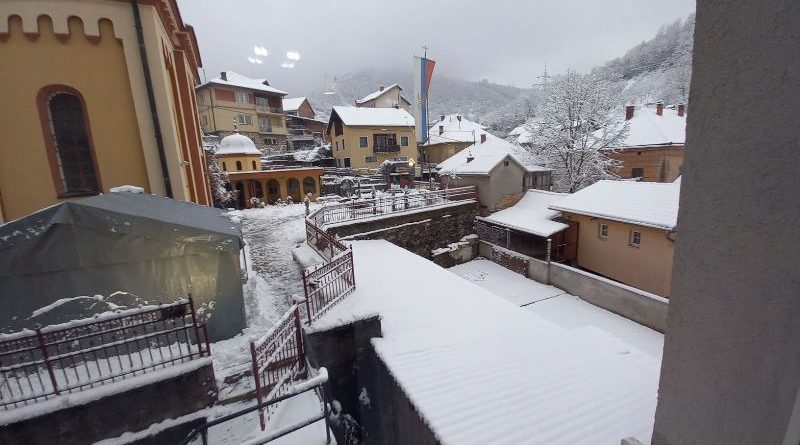 црква снијег