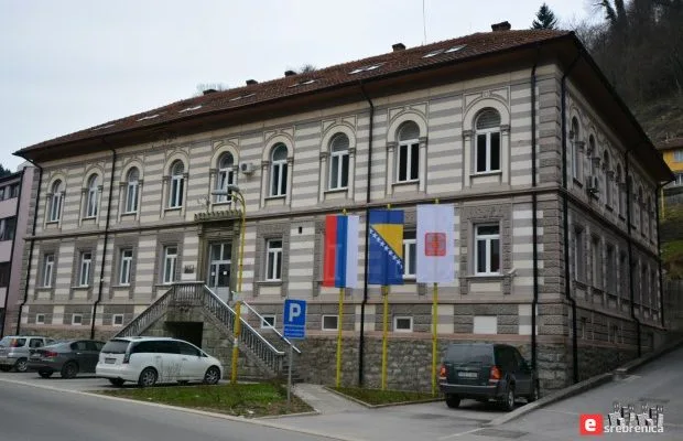 opstina srebrenica zgrada 620x400 1 1 1