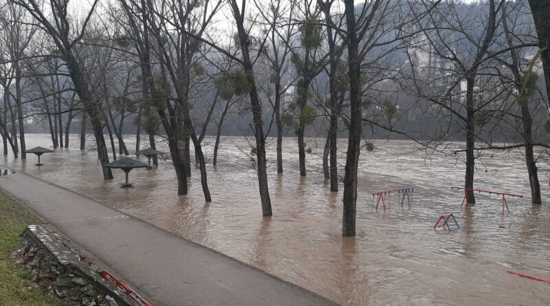 1 drina poplave ljuljaske