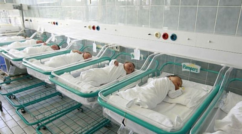 bebe porodiliste1 800x445 1