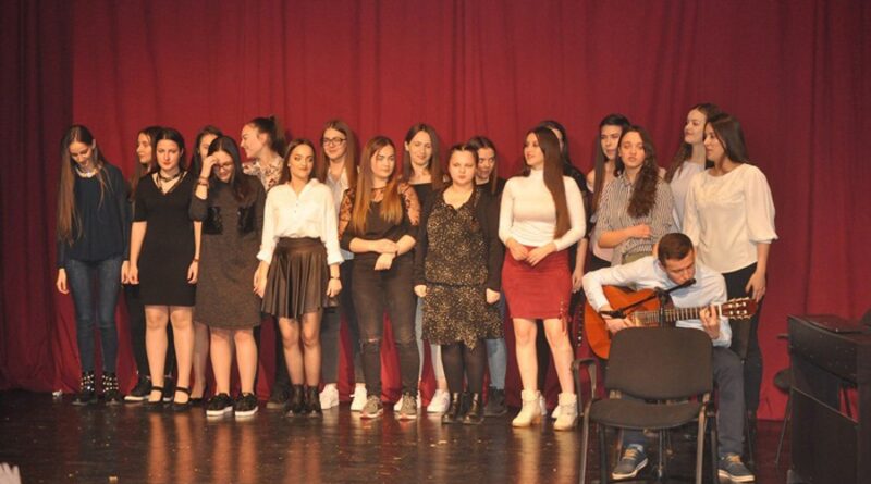 ucenici srednja skola zvornik humaniratni koncert Foto Srna