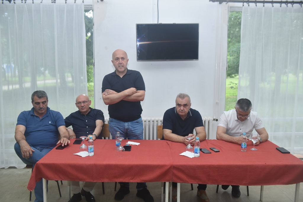 U radu sastanka ucestvovao i Gordan Pavlovic vlasnik firme Pavgord najveceg povjerioca Fabrike glinice Birac u stecaju