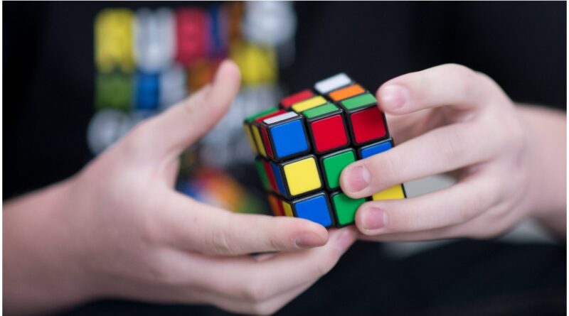 07.12.2023. rubik kover