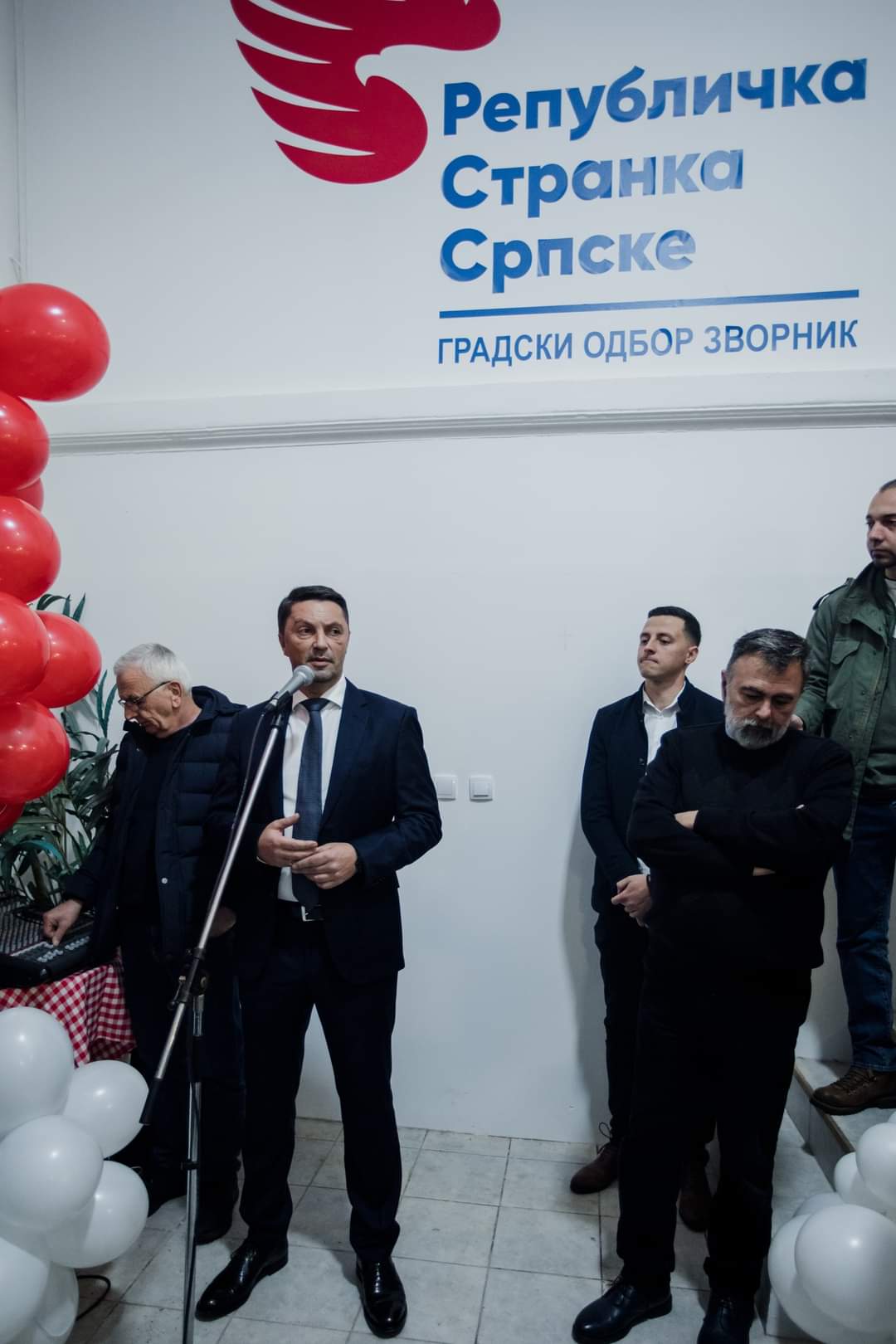 IMG 762f724cba8f75615ec932e1a12e7447 V