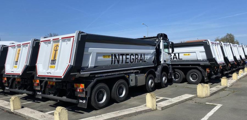res 1712934675 laktaska firma integral skinuta s americke crne liste