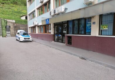 Зворник: Лице преминуло усљед повреда задобијених превртањем радне машине