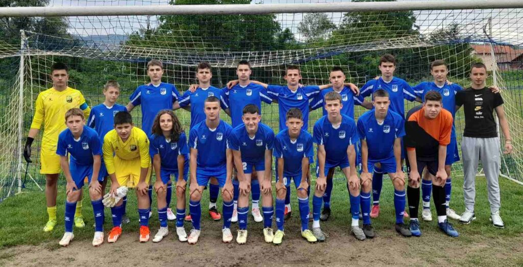 IMG ce2a43a3bbd3dc80dddc000e191e2837 V