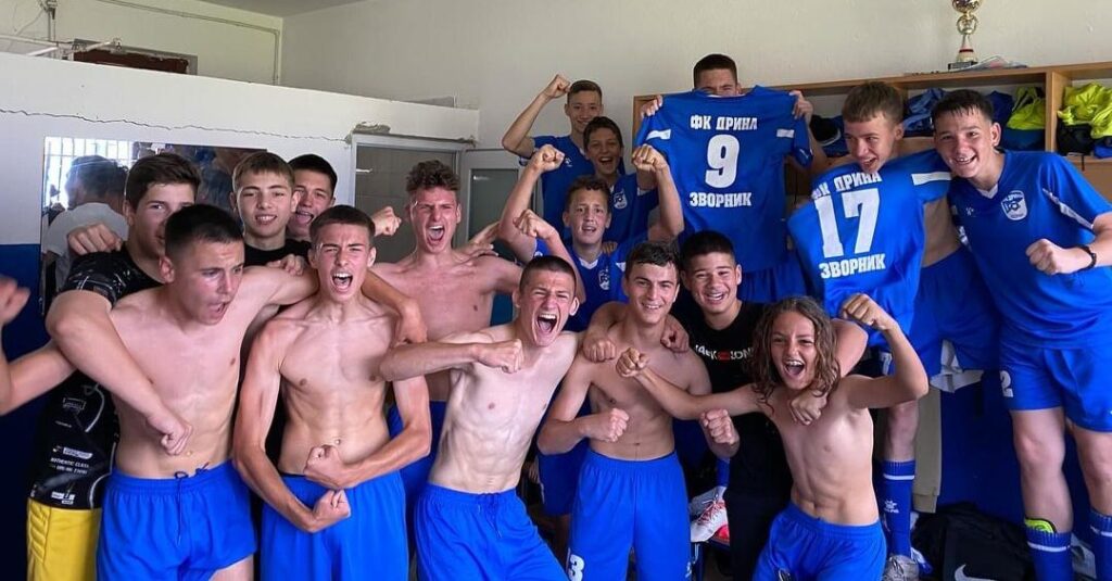 IMG f30a43cb6eaead0480f9547513ad6596 V