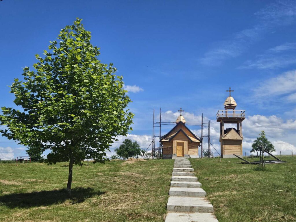 crkva brvnara borogovo osmaci