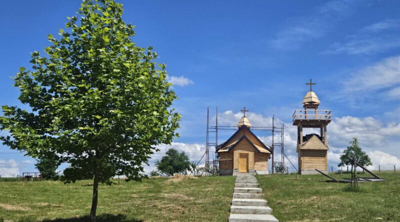 crkva brvnara borogovo osmaci