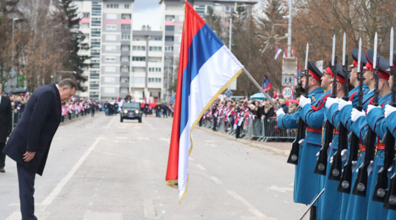 istocno sarajevo svecani defile dan republike milorad dodik 3 872x610 1