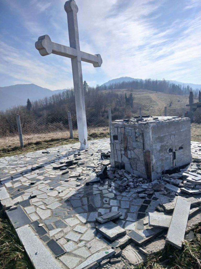 IMG 3242cc3ff3fe0425a063176340271144 V