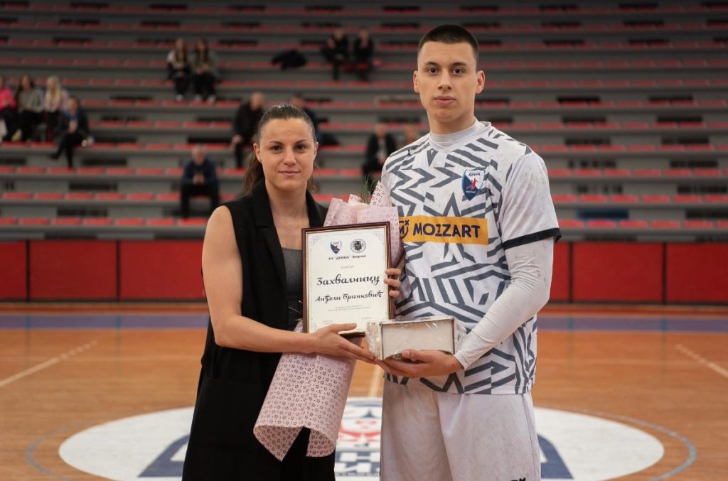 IMG 5725092df4c3b52e2eb7fd2fc42b04d0 V