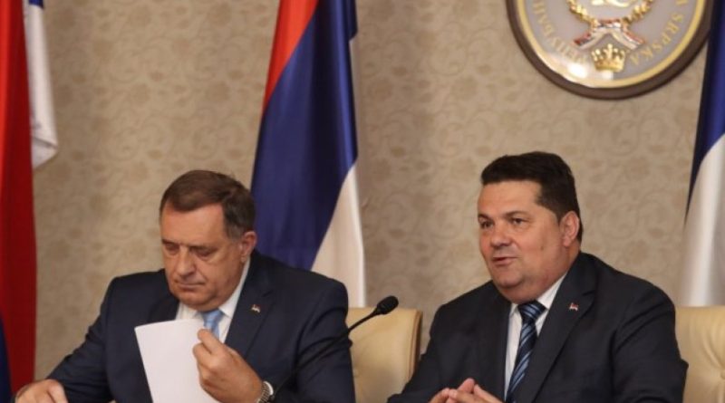 res 1743615235 interpol odbio potjernicu za dodikom i stevandicem