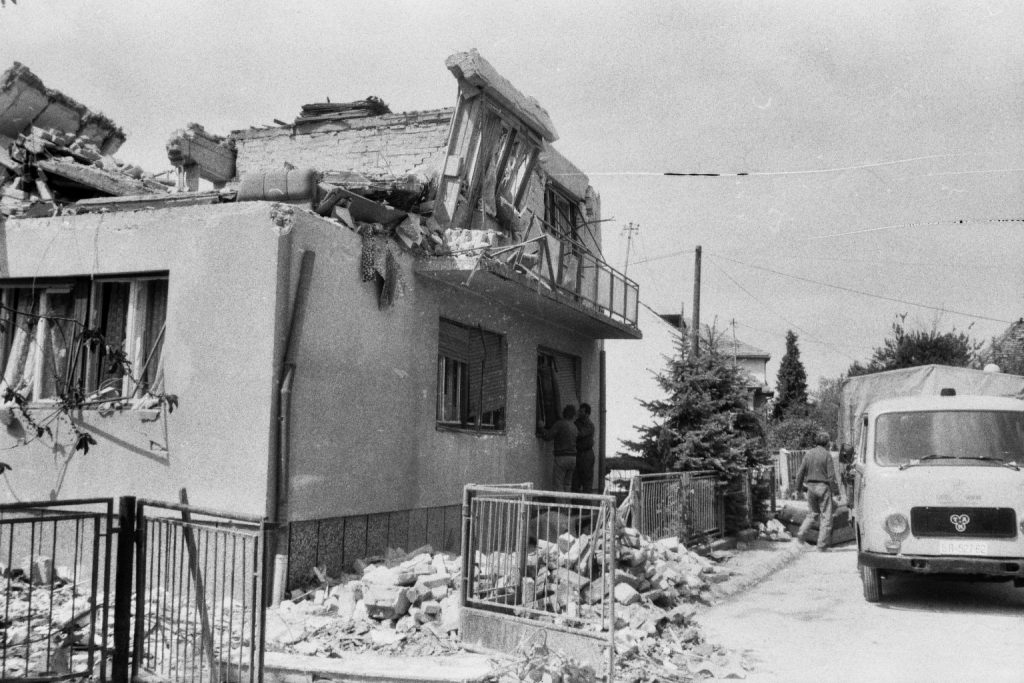 Foto Gojko Serbula Posljedice bombardovanja hrvatske avijacije u Gradisci 1536x1024 1