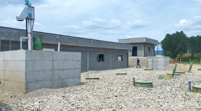 naslovna 4