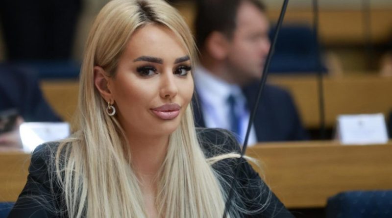 res 1764170440 poslanik nikolina sljivic promijenila dres i odmah dobila funkciju