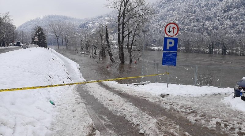 raste vodostaj drine