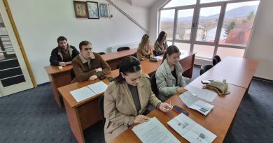 Општина Осмаци наставља улагање у знање: Потписани уговори о стипендирању студената