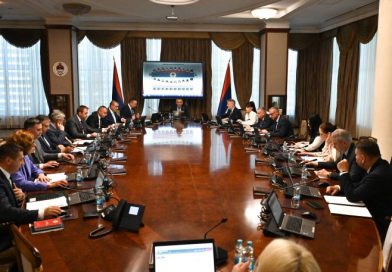 Влада Републике Српске ограничила марже на основне намирнице и лијекове – За бесплатне уџбенике око 16 милиона КМ