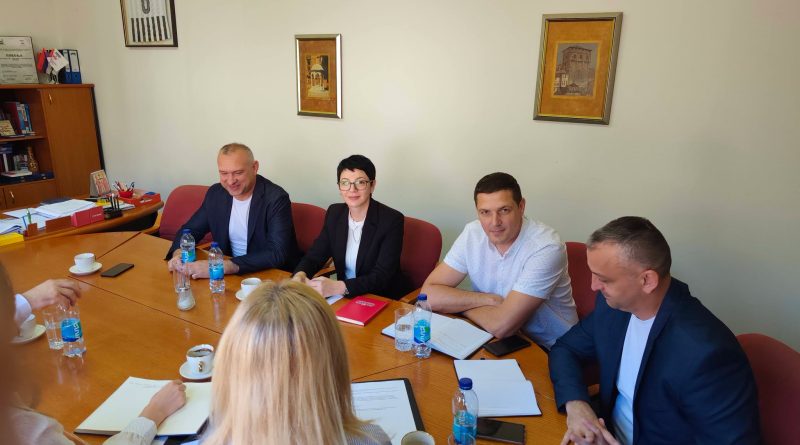 Милићи: Састанак са представницима Развојне агенције о јачању локалне привреде