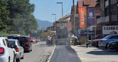 Почело асфалтирање пјешачке стазе на дионици Зворник – Каракај