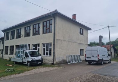 Почела замјена спољашње столарије у школи у Церу