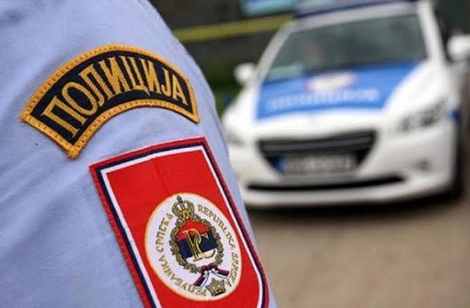 Повријеђено једно лице у слијетању аутомобила са коловоза у Козлуку