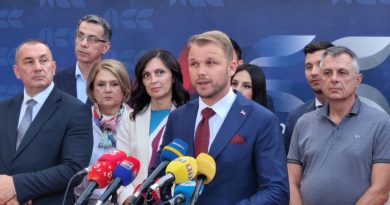 Станивуковић дао подршку кандидатима СДС за предсједника РС и српског члана у Предсједништву БиХ
