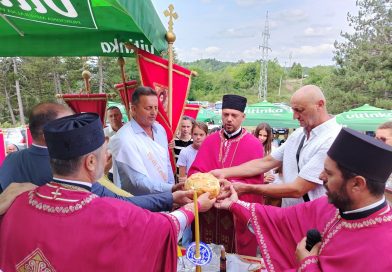 Зворник: Литургијом у Цркви Свете Петке Трнове почело обиљежавање славе града