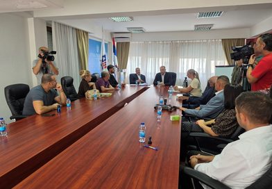 Потписани уговори о додјели донација за 10 зворничких удружења