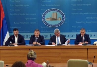 Влада Српске одобрила исплату једнократне новчане помоћи за све ученике основних и средњих школа – студенти се пријављују преко апликације