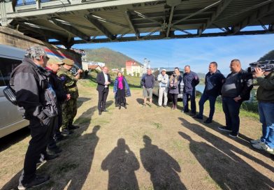 Градоначелник и амбасадорка Чешке обишли акцију претраге корита Дрине